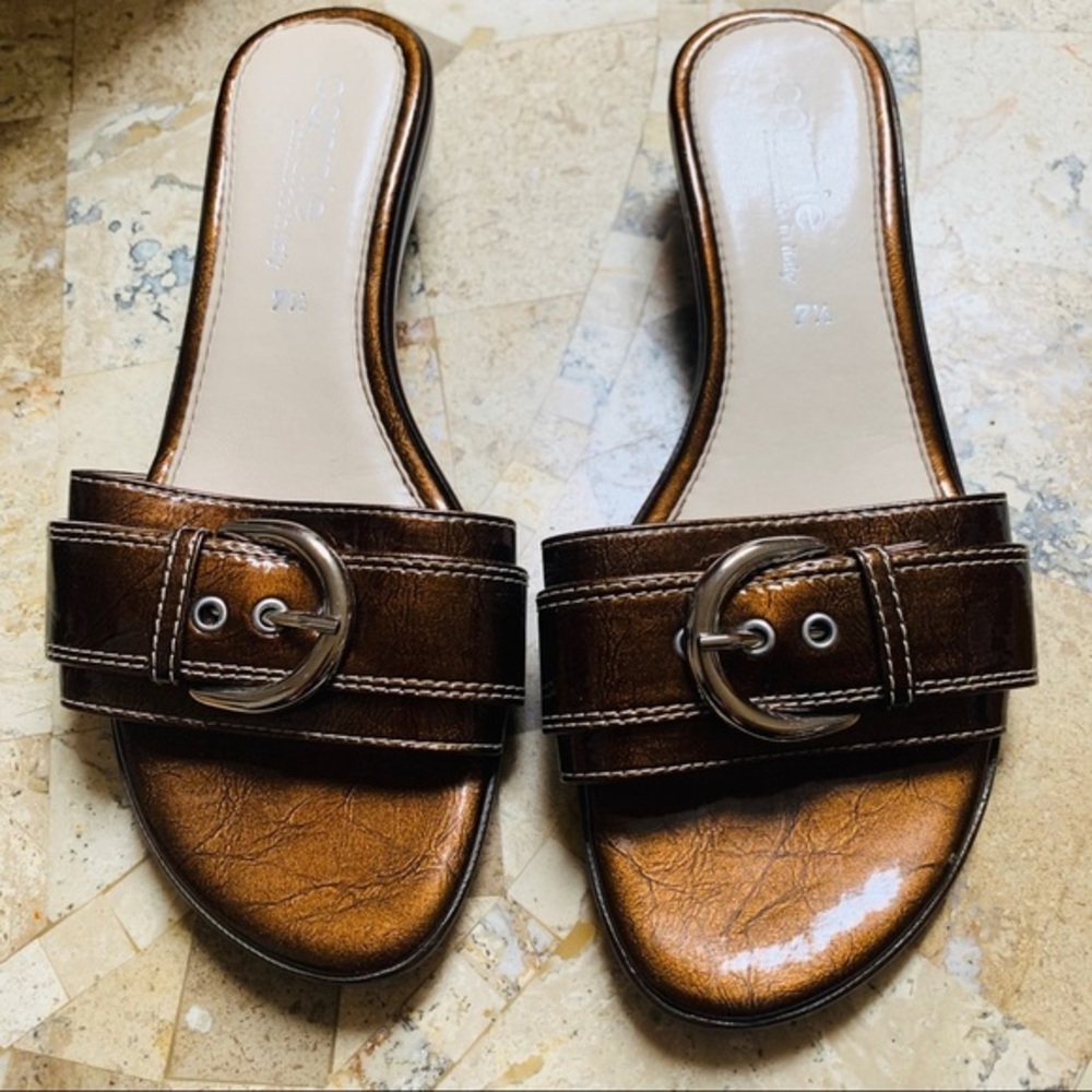 Connie handmade in Italy slides